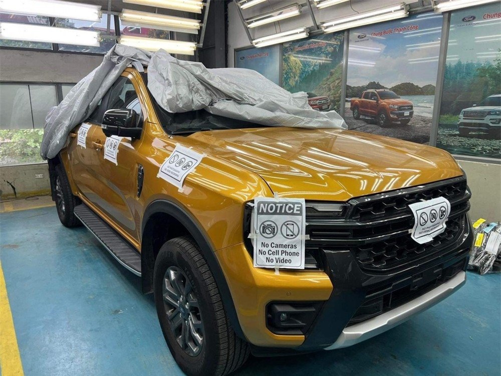 Lễ bàn giao xe Ford Ranger XLS AT 2021 màu đỏ cho KH Nguyễn Hồng Phượng   YouTube
